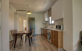 Phaedrus Living Coral Suites Harmony